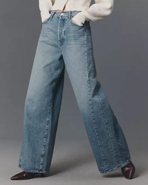 Women's light blue high-waisted straight-leg denim jean
